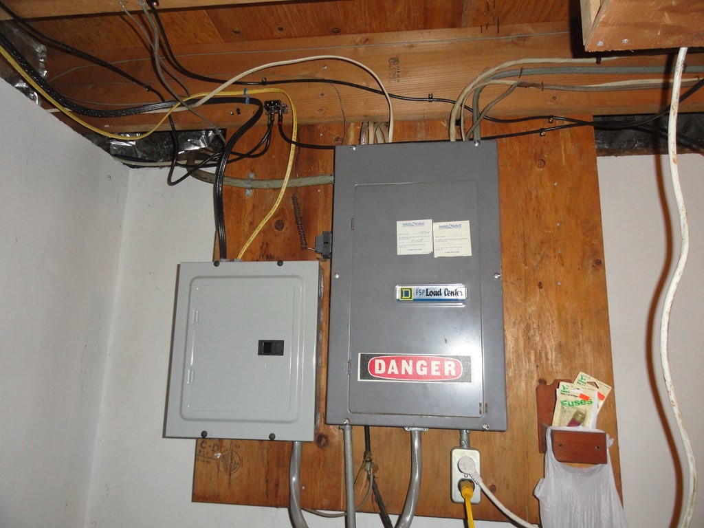 88 Charlton Road Dudley, MA 01571 - Photo 32 of 40 a view of utility room