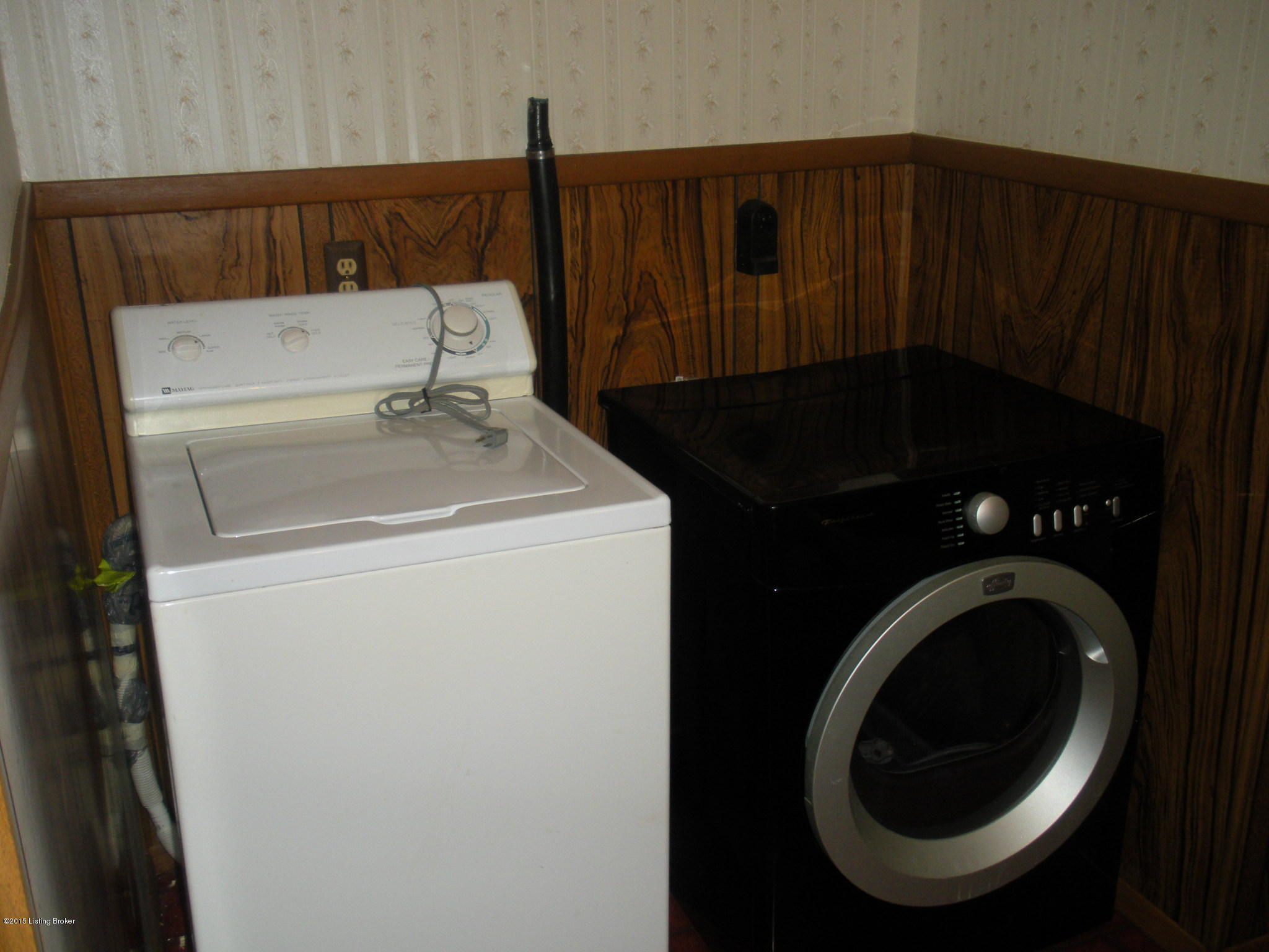 10100 Wingfield Road Louisville, KY 40291 - Photo 15 of 15 Laundry