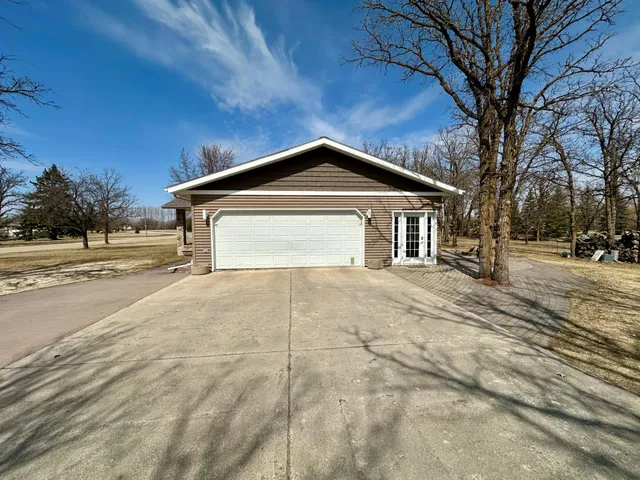 $289,000 | 102 Colony Drive, Karlstad, MN 56732