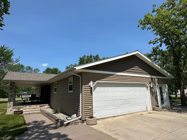$289,000 | 102 Colony Drive, Karlstad, MN 56732