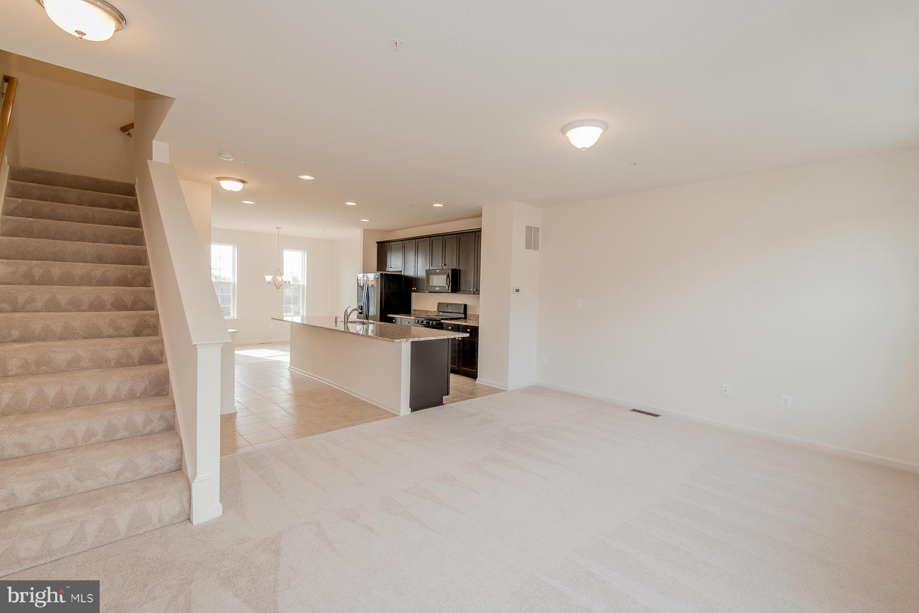 8843 Delegge Road Rosedale, MD 21237 - Photo 13 of 27 Living Room