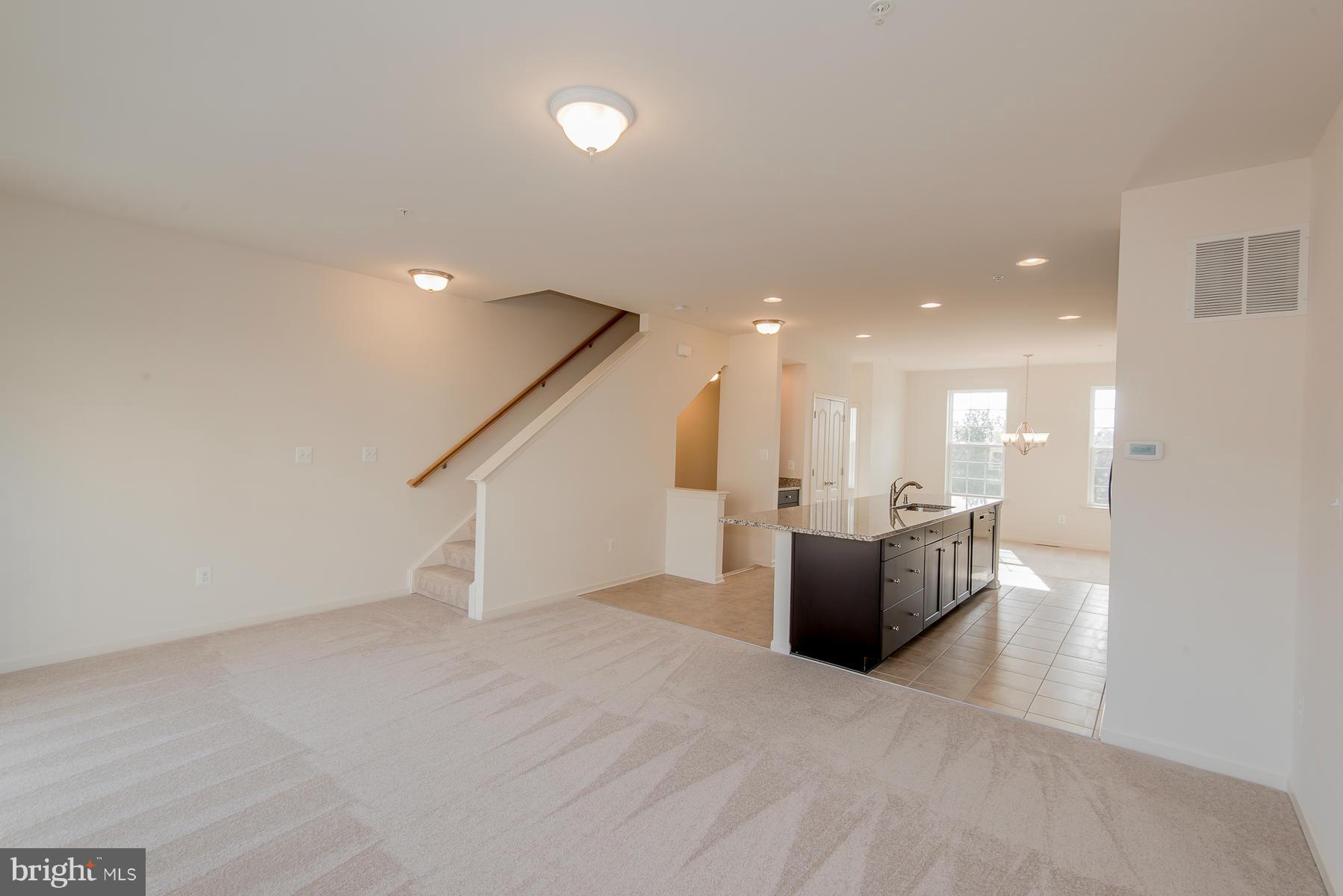 8843 Delegge Road Rosedale, MD 21237 - Photo 10 of 27 Living Room