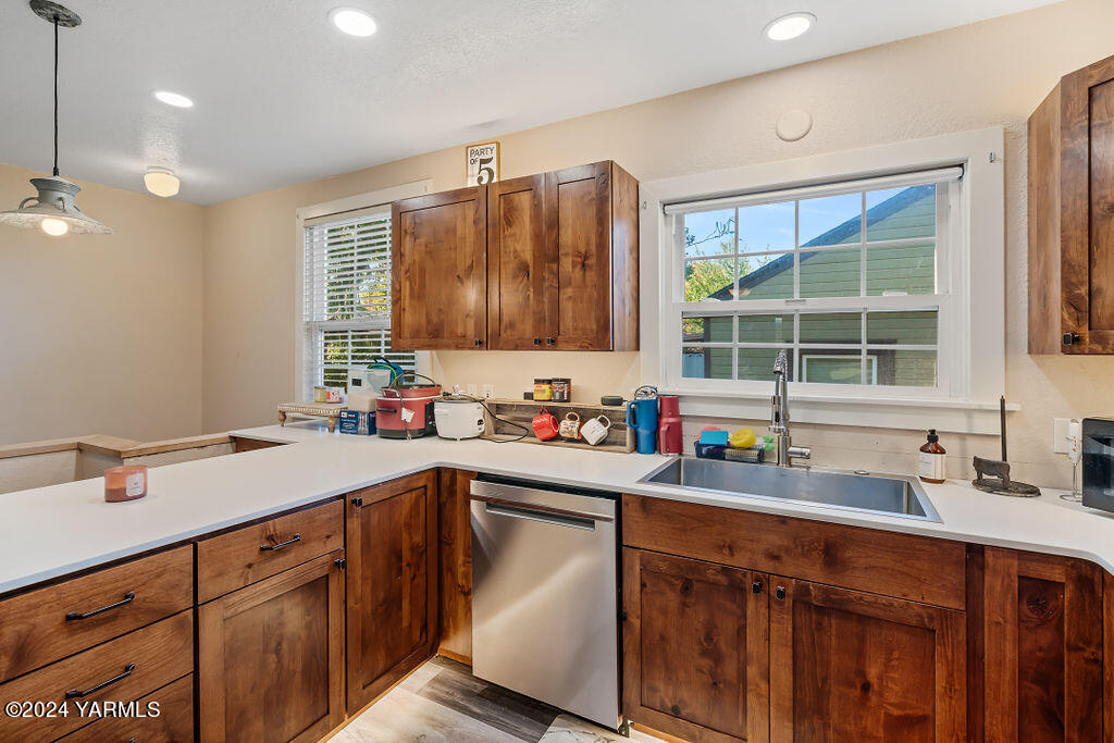 2410 Barge Street Yakima, WA 98902 - Photo 4 of 22 2410BargeSt-13