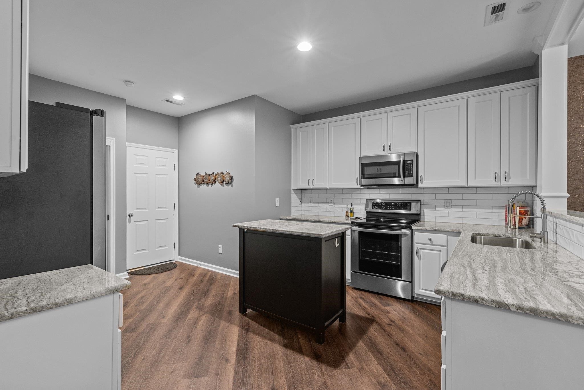 8211 Hempshire Place, Unit 103 Raleigh, NC 27613 - Photo 8 of 49 Photo 8