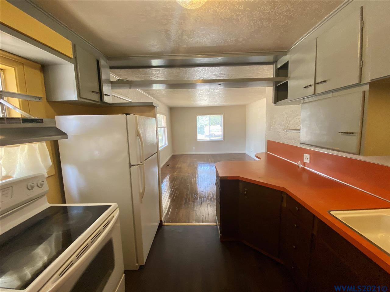 3084 Brown Road Northeast Salem, OR 97305 - Photo 8 of 28 Gallery Image 8