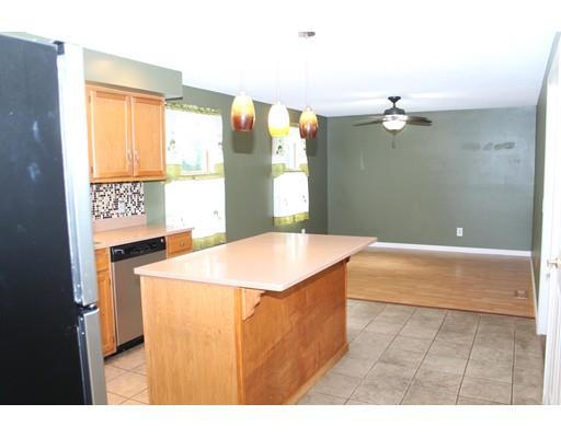 19 Stephanie Circle Springfield, MA 01129 - Photo 8 of 39