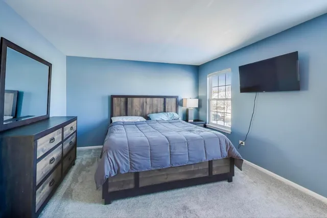 $249,900 | 3120 Hoffman Street, Plano, IL 60545