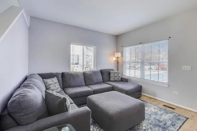 $249,900 | 3120 Hoffman Street, Plano, IL 60545