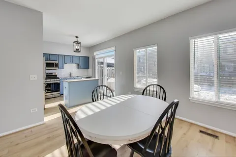 $249,900 | 3120 Hoffman Street, Plano, IL 60545