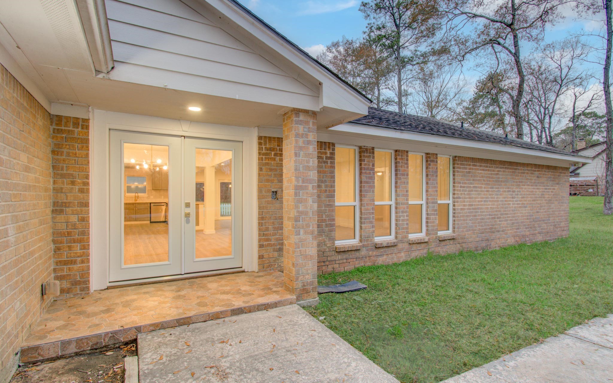 523 Brandon Road Conroe, TX 77302 - Photo 2 of 25