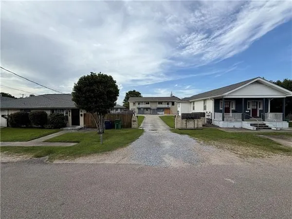 $799,000 | 5811-17 Kevin Drive, Metairie, LA 70003