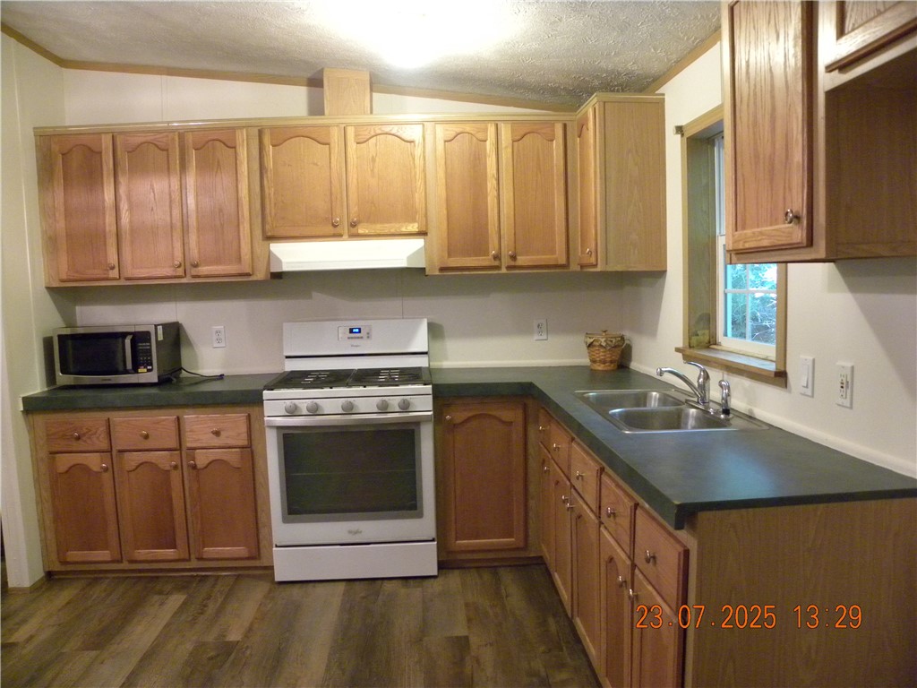 8906 Reservoir Hill Road Urbana, NY 14840 - Photo 14 of 15 Kitchen