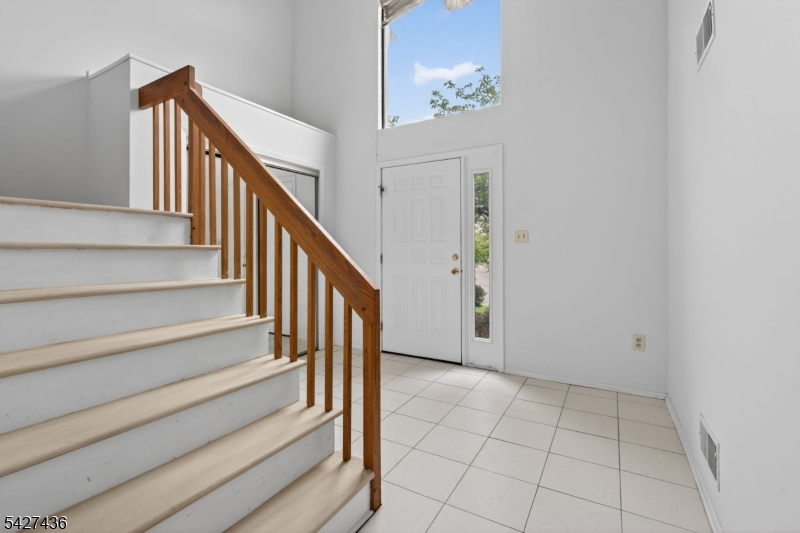 169 Castle Ridge Drive East Hanover, NJ 07936 - Photo 2 of 34