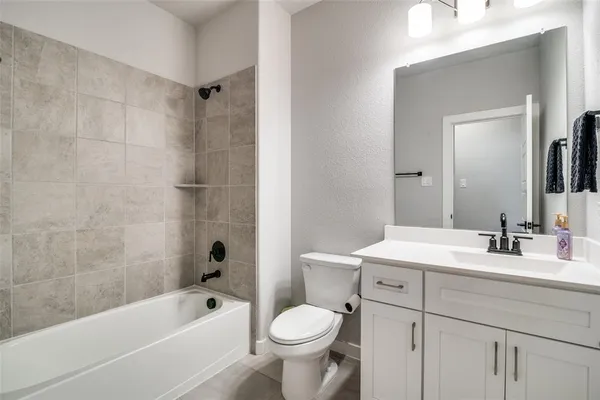 $369,900 | 421 Tuscany Drive, Forney, TX 75126