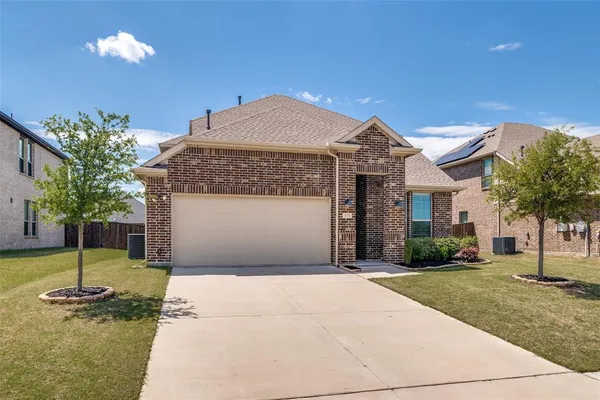 $369,900 | 421 Tuscany Drive, Forney, TX 75126