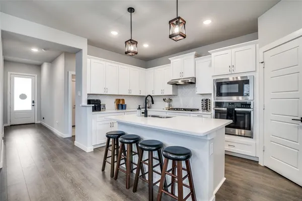 $369,900 | 421 Tuscany Drive, Forney, TX 75126
