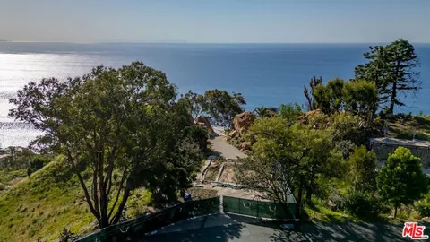 $1,899,000 | 20520 Pinnacle Way, Malibu, CA 90265