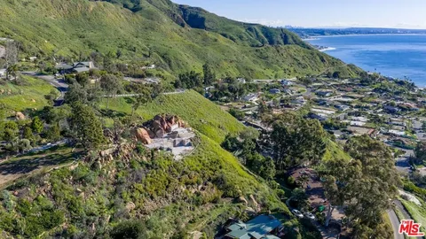 $1,899,000 | 20520 Pinnacle Way, Malibu, CA 90265