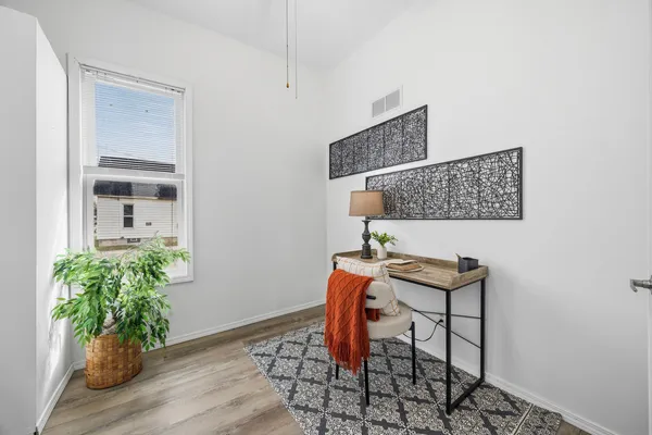 $110,000 | 910 North Mason Street, Bloomington, IL 61701