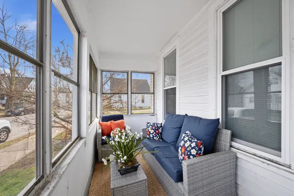 $110,000 | 910 North Mason Street, Bloomington, IL 61701