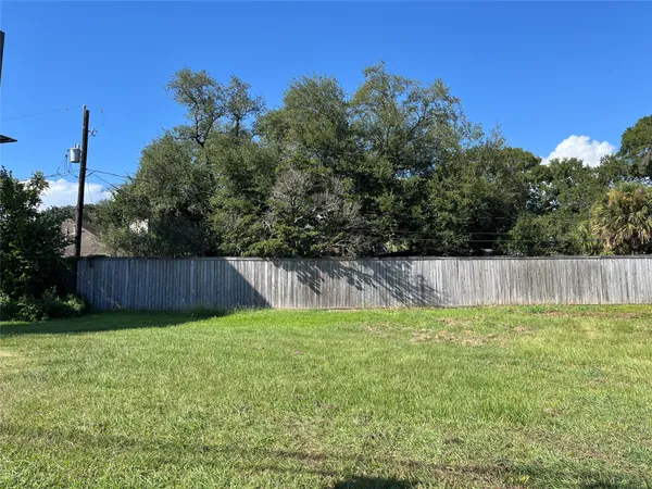 a street sign that is on the side of the road