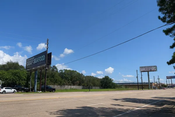 a view of a tennis court
