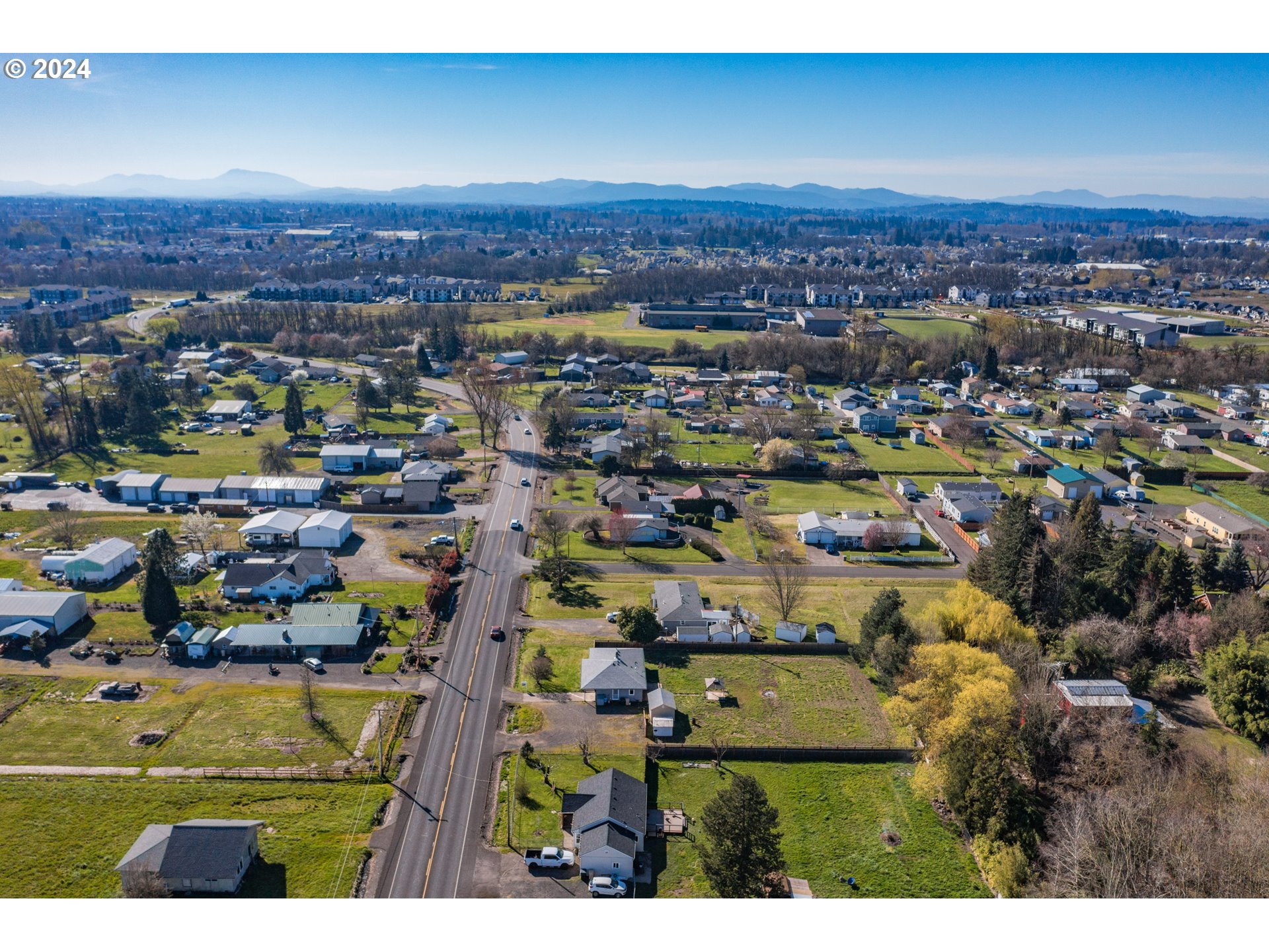 4715 Knox Butte Road East Albany, OR 97322 - Photo 28 of 30 a view of a city