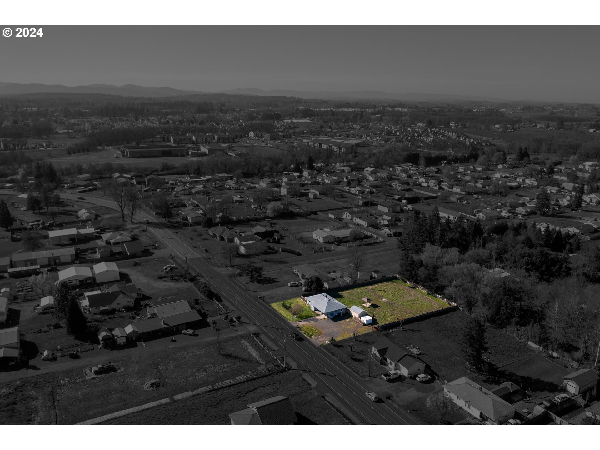 4715 Knox Butte Road East Albany, OR 97322 - Photo 4 of 30 a view of a city