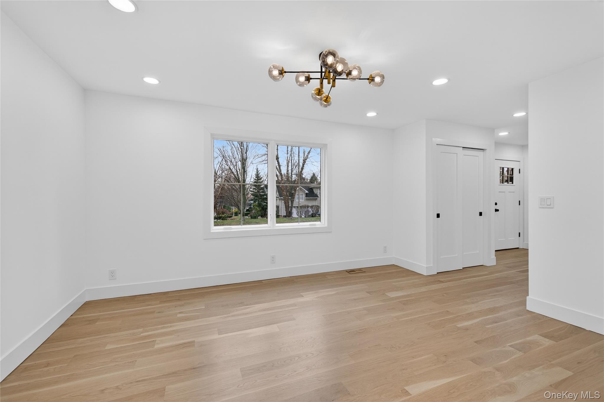 199 Salem Road East Hills, NY 11577 - Photo 17 of 38