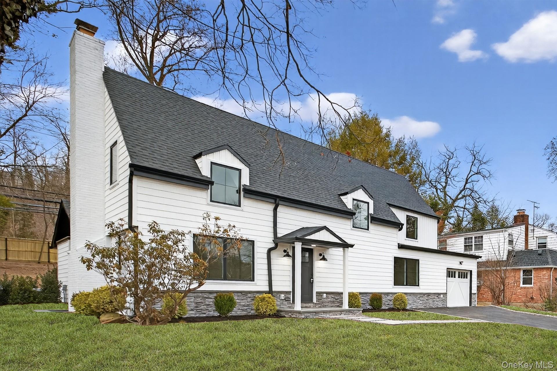 199 Salem Road East Hills, NY 11577 - Photo 2 of 38