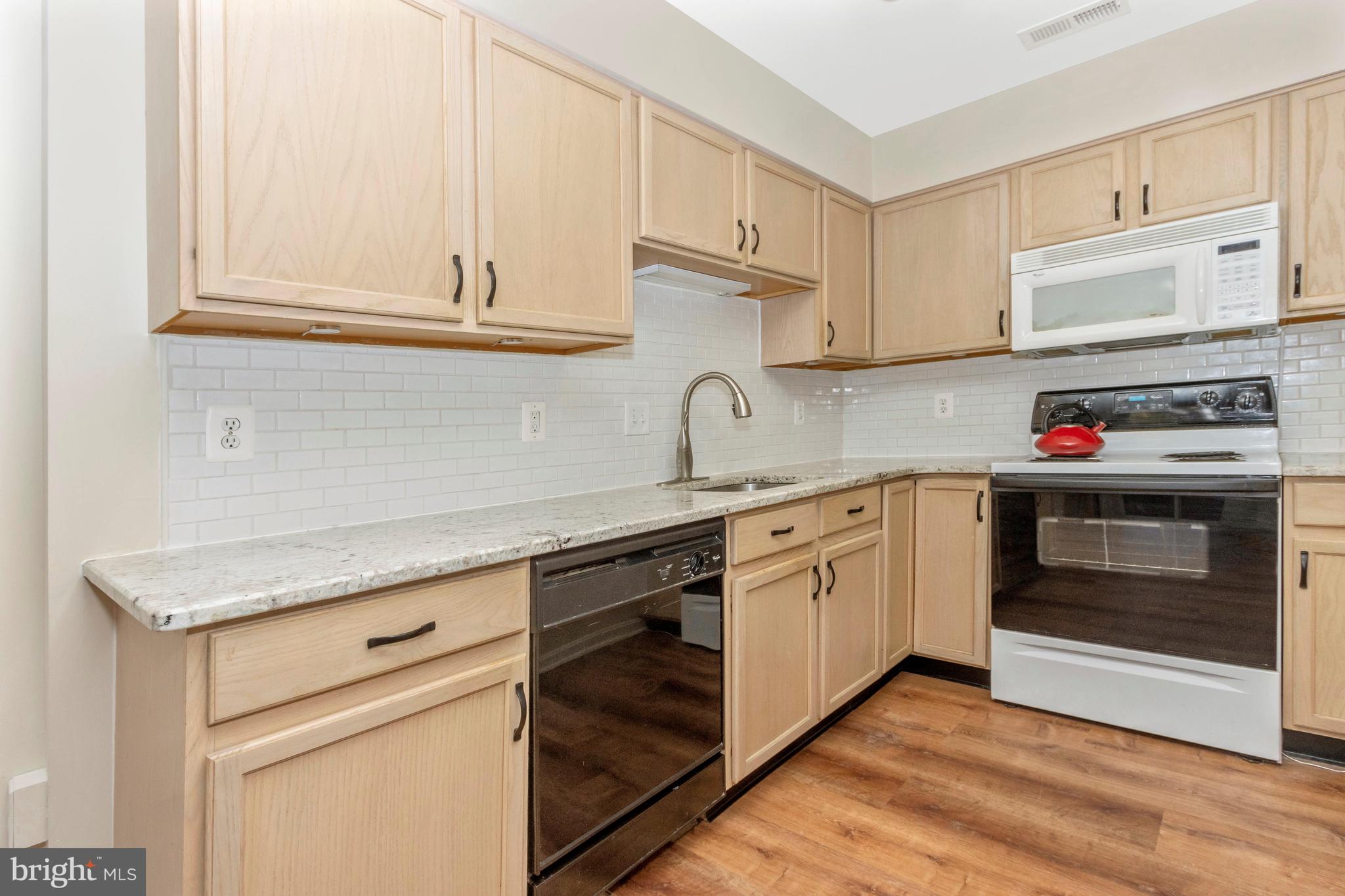 143 Heathfield Drive Frederick, MD 21702 - Photo 10 of 32 Kitchen