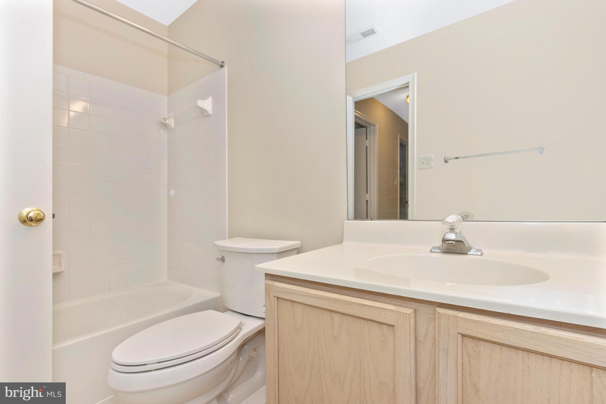 143 Heathfield Drive Frederick, MD 21702 - Photo 17 of 32 Full Bath