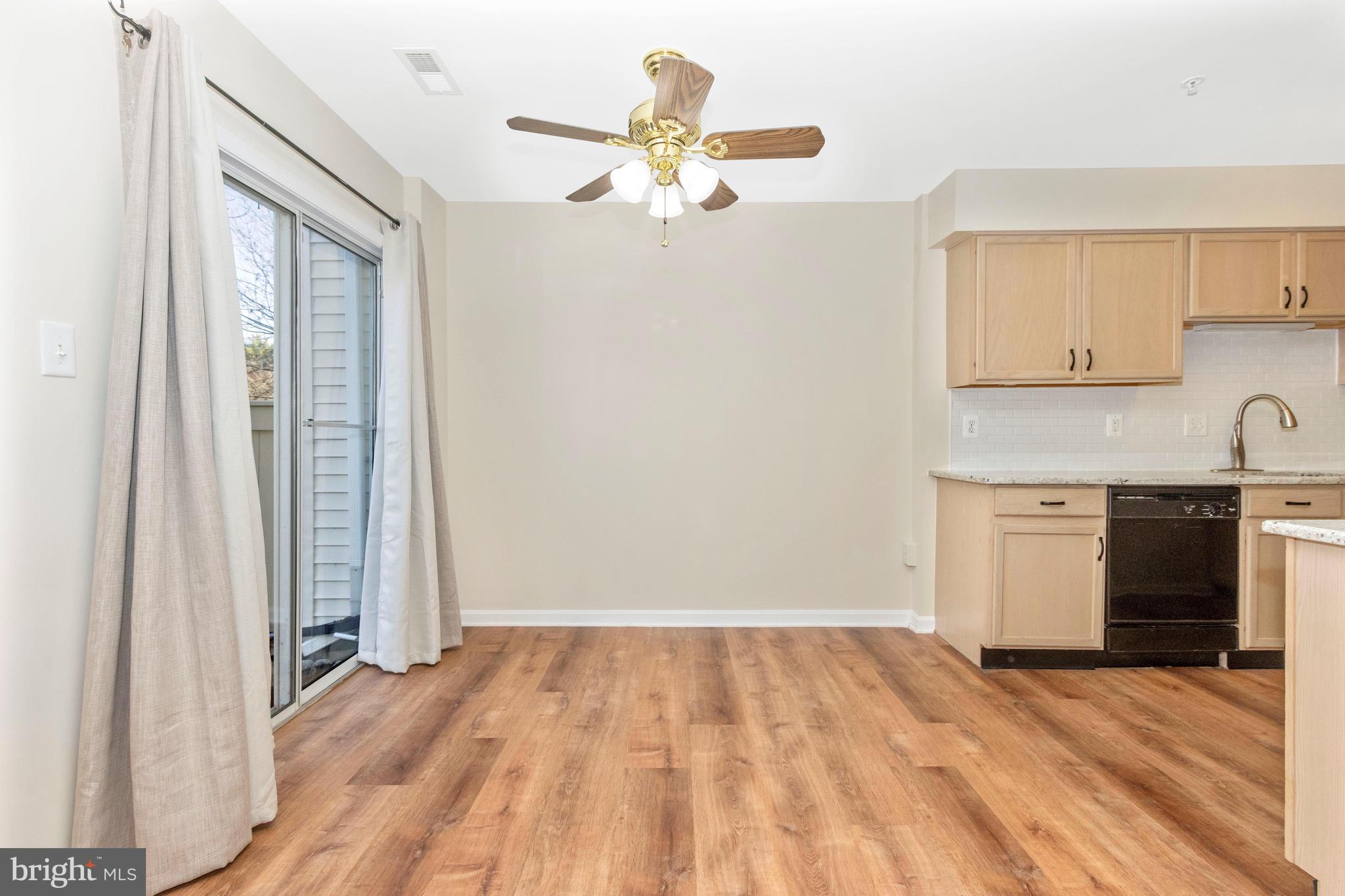 143 Heathfield Drive Frederick, MD 21702 - Photo 6 of 32 Dining Room