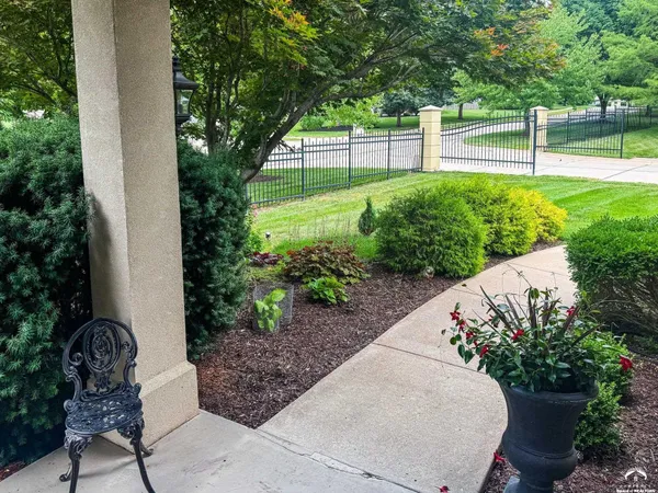 $624,900 | 5727 Villa Drive, Lawrence, KS 66047