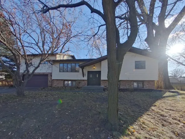 $3,269 | 2361 5th Street Northwest, New Brighton, MN 55112