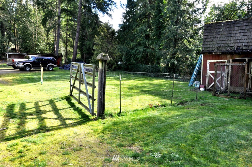18923 Southeast May Valley Road Issaquah, WA 98027 - Photo 14 of 14