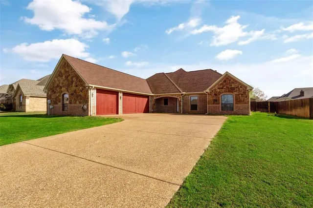 $2,500 | 2833 Willow Ridge Circle, Granbury, TX 76049