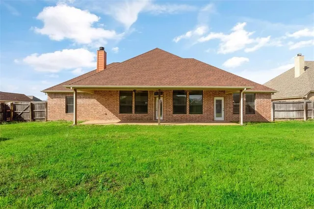 $2,500 | 2833 Willow Ridge Circle, Granbury, TX 76049