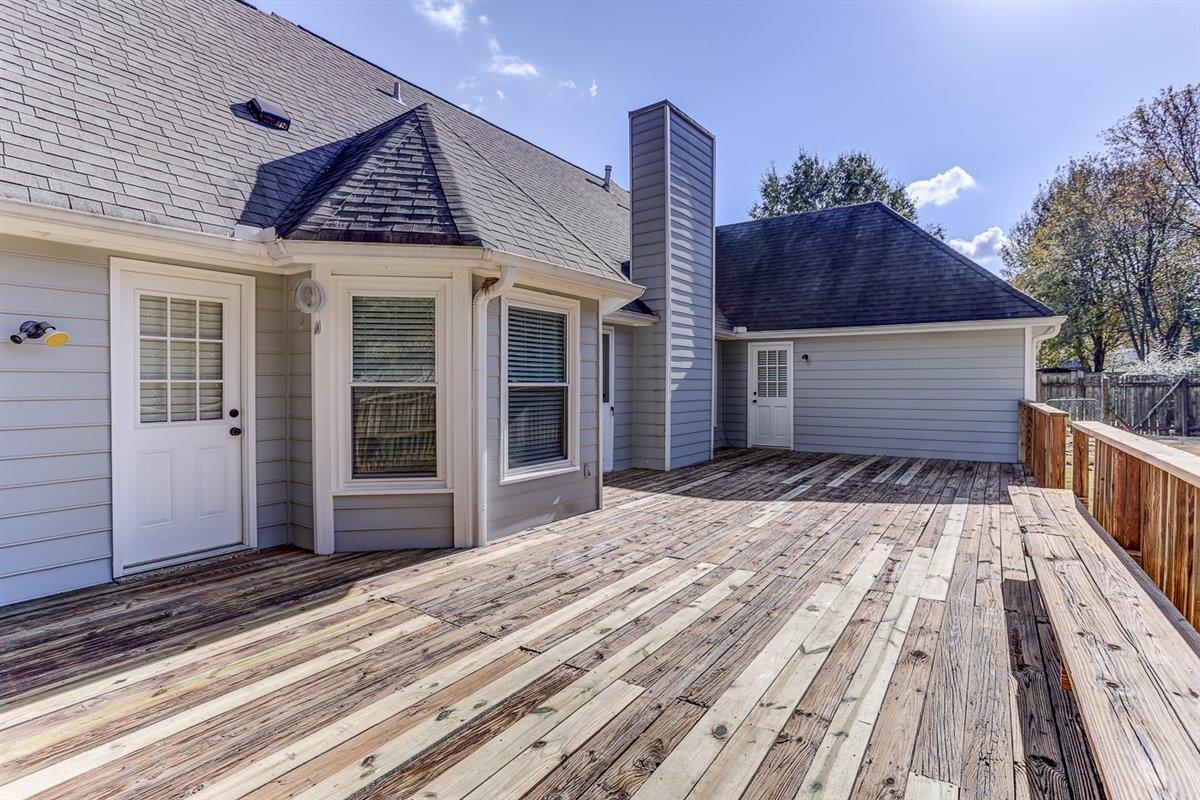 665 Lancelot Lane Collierville, TN 38017 - Photo 24 of 26 a view of a house with a balcony