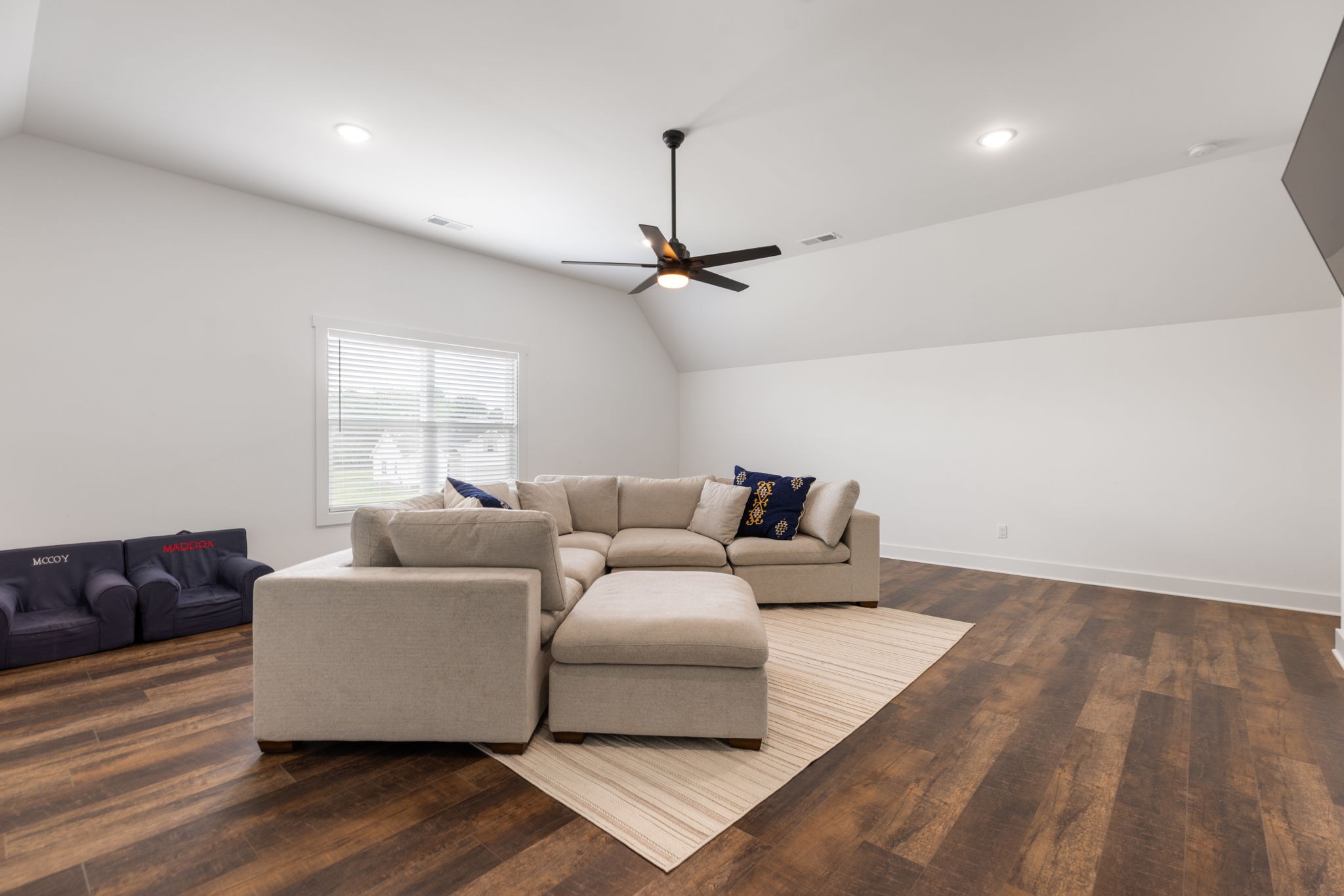1578 Angus Way Greenbrier, TN 37073 - Photo 39 of 45 a living room with furniture and a window