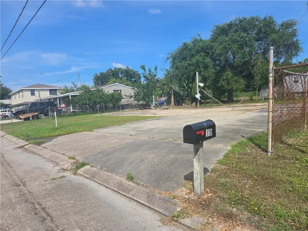 $75,000 | 119 East Collins Drive, Buras, LA 70041