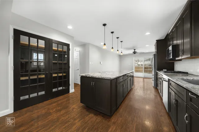 $375,500 | 7850 McVicker Avenue, Burbank, IL 60459