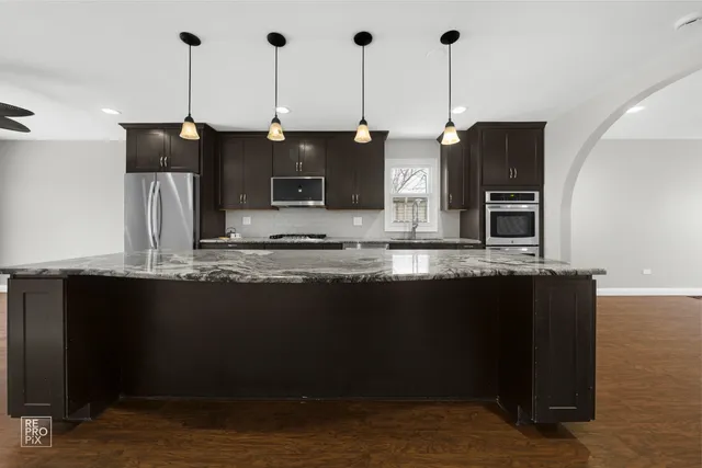 $375,500 | 7850 McVicker Avenue, Burbank, IL 60459