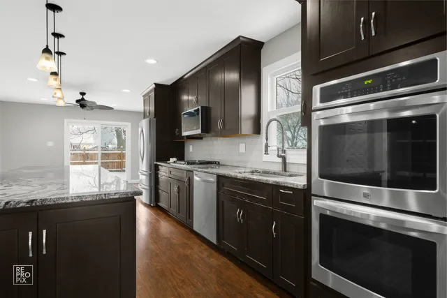 $375,500 | 7850 McVicker Avenue, Burbank, IL 60459