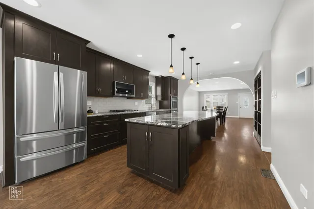 $375,500 | 7850 McVicker Avenue, Burbank, IL 60459