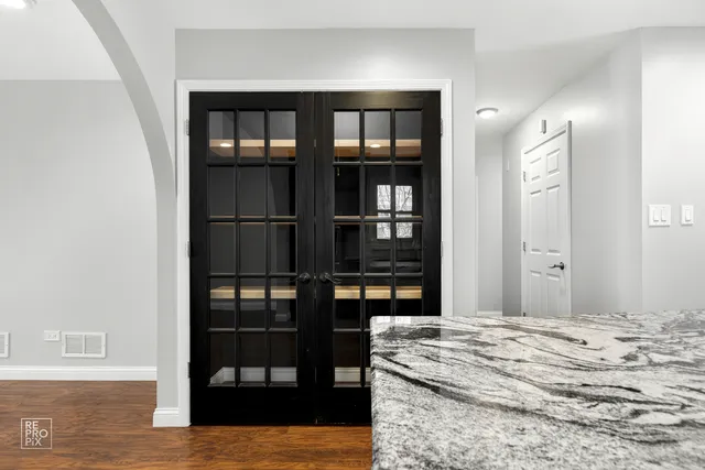 $375,500 | 7850 McVicker Avenue, Burbank, IL 60459