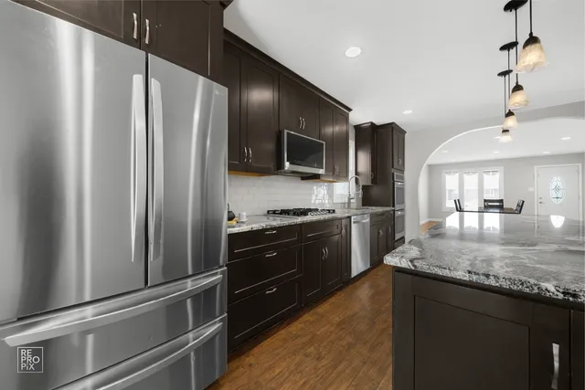 $375,500 | 7850 McVicker Avenue, Burbank, IL 60459