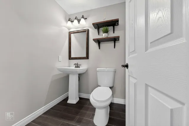 $375,500 | 7850 McVicker Avenue, Burbank, IL 60459