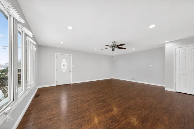 $375,500 | 7850 McVicker Avenue, Burbank, IL 60459