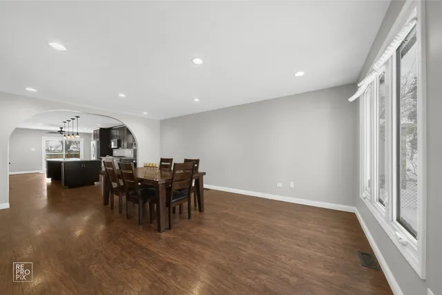 $375,500 | 7850 McVicker Avenue, Burbank, IL 60459